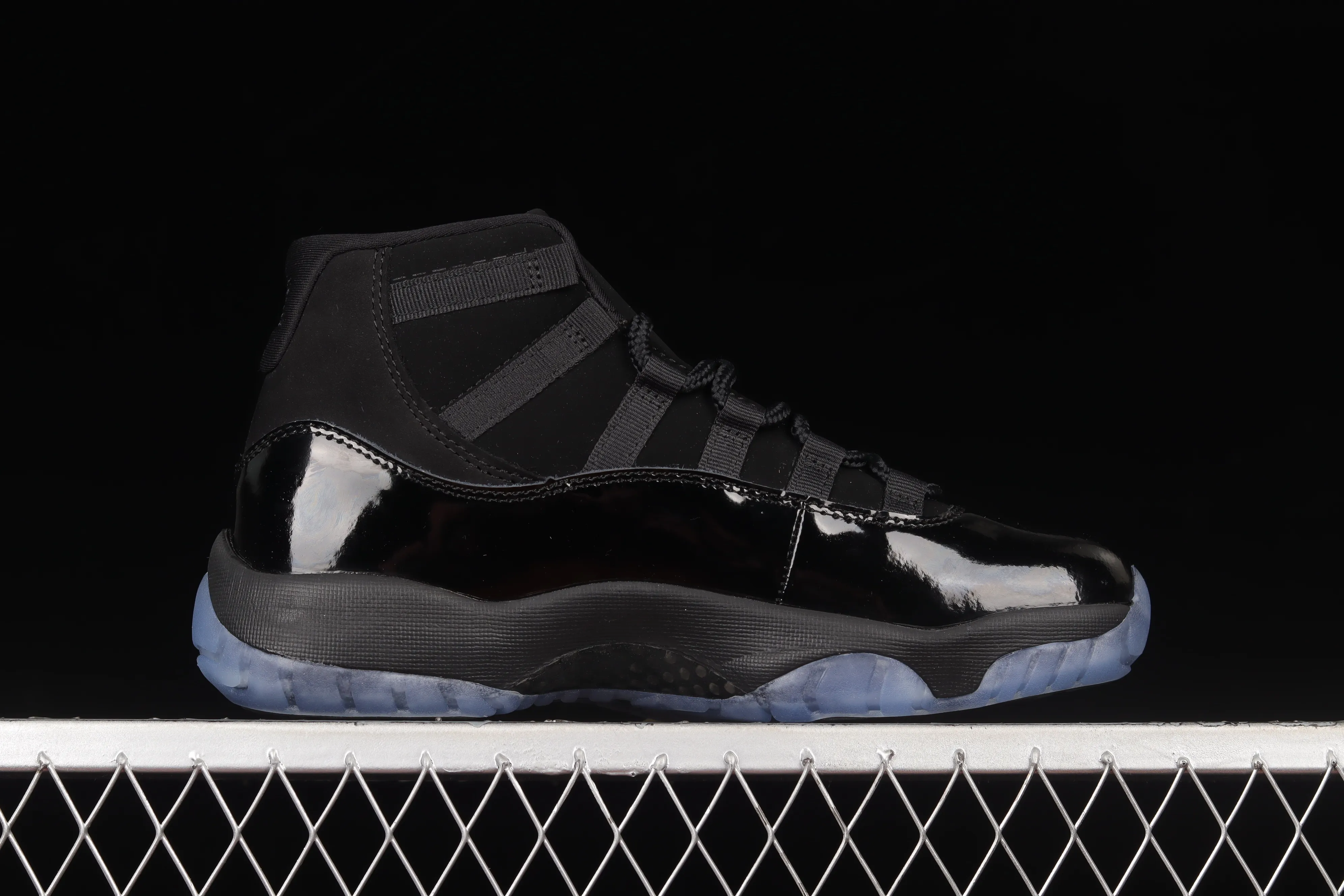 All categories Air Jordan Jordan series basketball shoes Air Jordan 11 #ZG version Air Jordan 11 "Cap and Gown" AJ11 Joe 11 Black Gamma Black Warrior Suede genuine carbon 378037-005